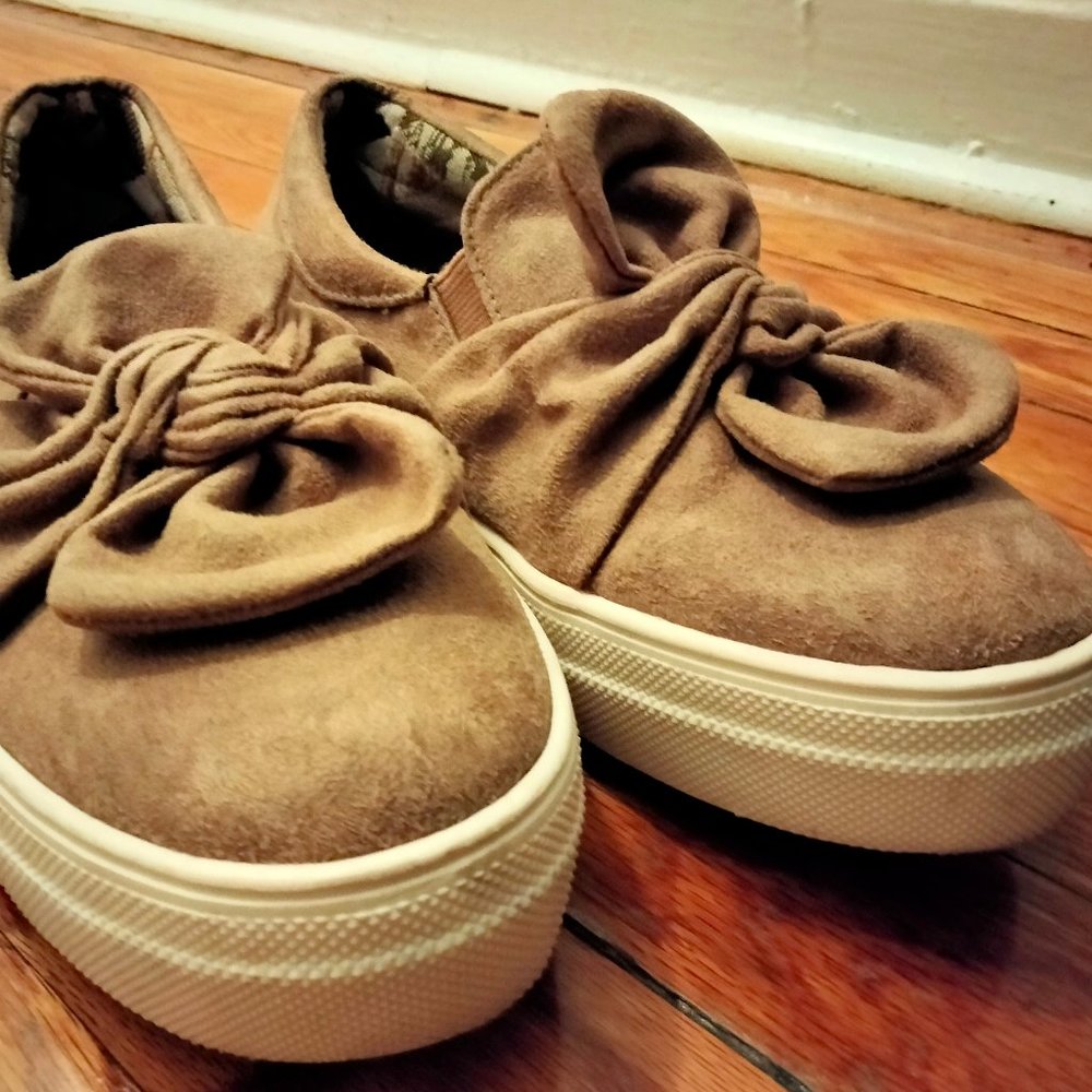 Slightly used FANCY slip on women sneakers size 6